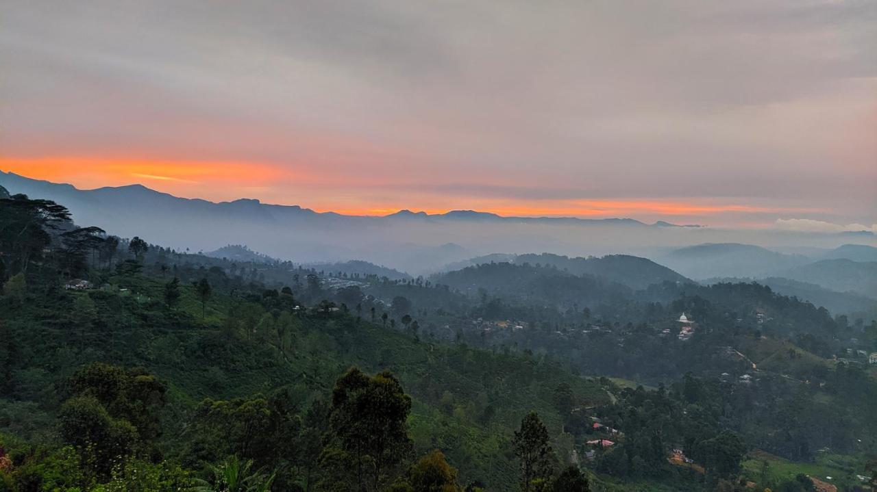 White Home Haputale Bagian luar foto