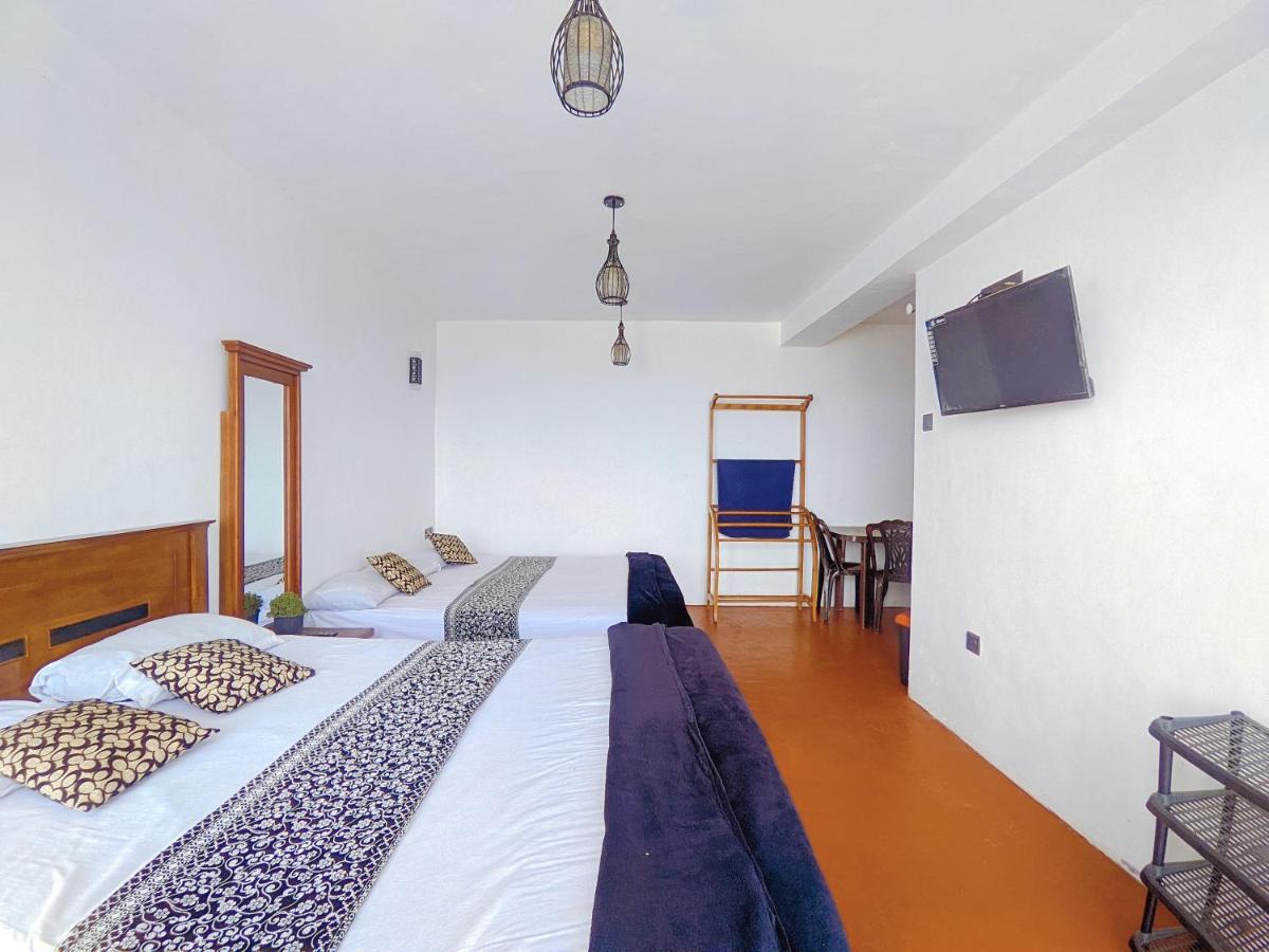 White Home Haputale Bagian luar foto