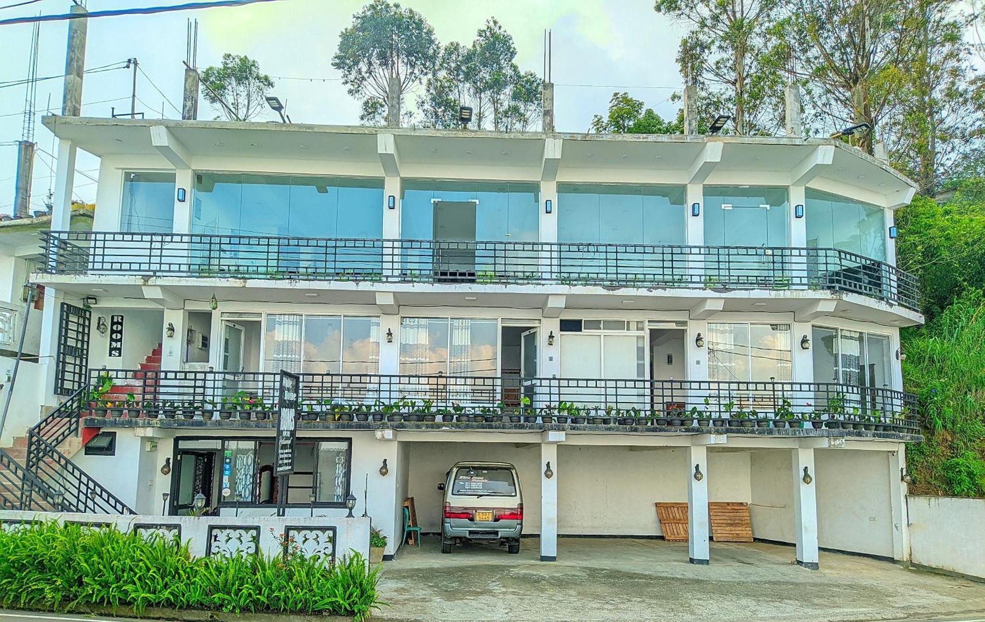 White Home Haputale Bagian luar foto