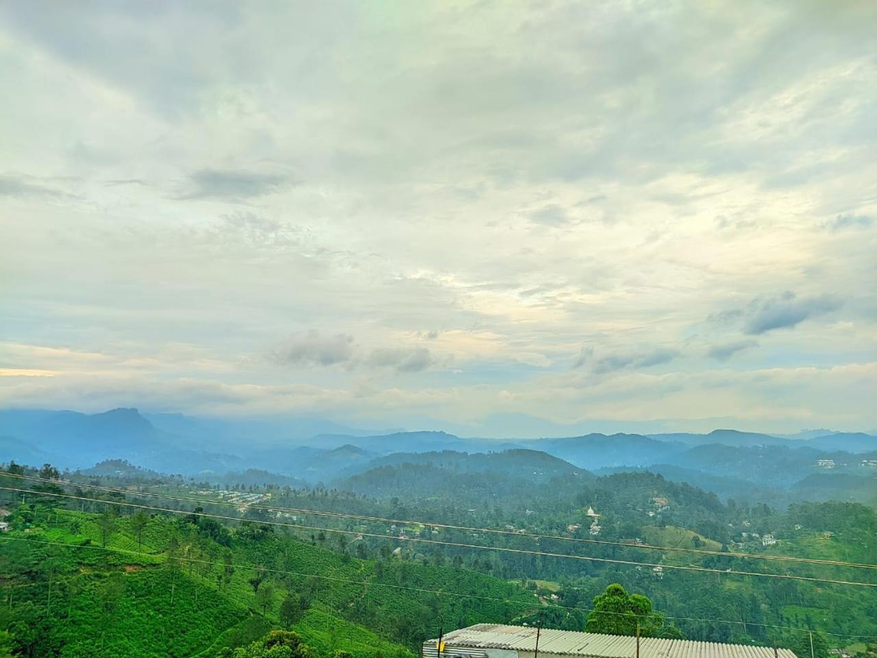 White Home Haputale Bagian luar foto