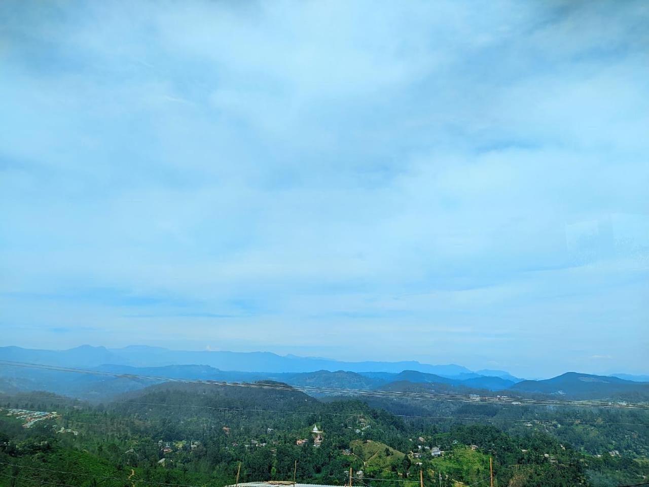 White Home Haputale Bagian luar foto