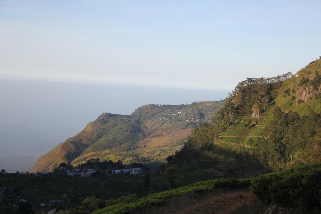 White Home Haputale Bagian luar foto
