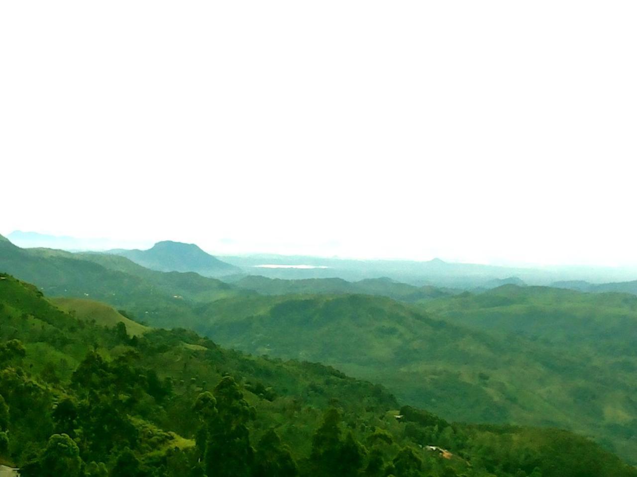 White Home Haputale Bagian luar foto